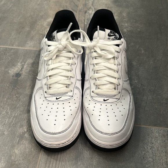 Mens Nike Air Force 1 Low ‘07, Size 10, White & Black - Picture 3 of 8